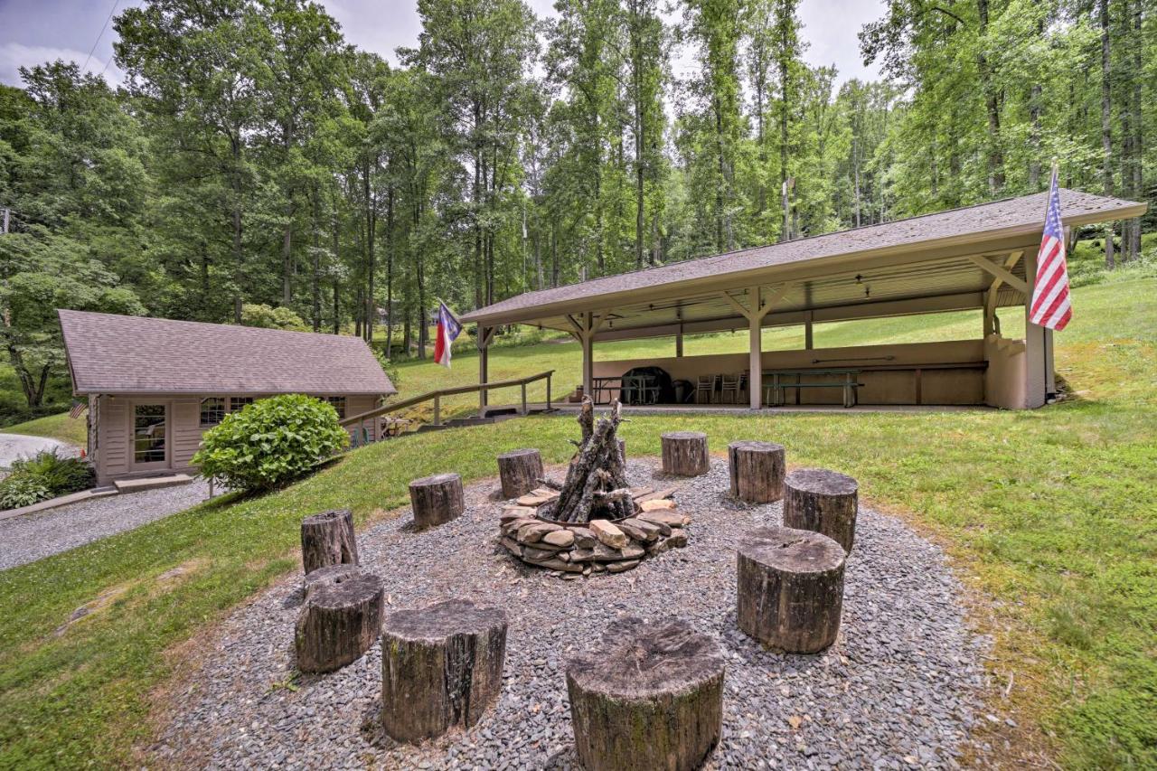 Historic Cabin Grill And Hiking Trail Access! Bryson City Luaran gambar