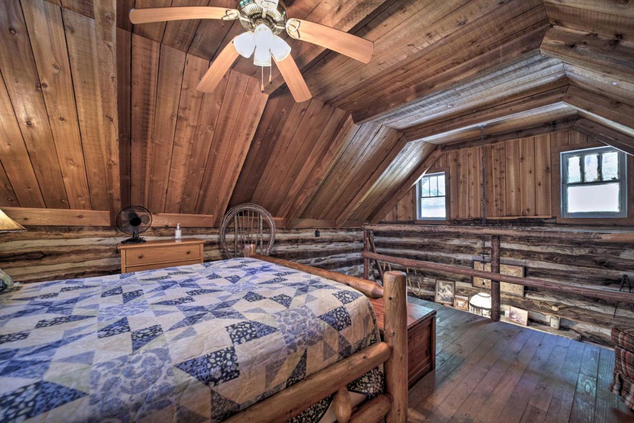Historic Cabin Grill And Hiking Trail Access! Bryson City Luaran gambar